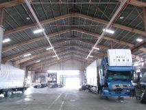 整備・架装レーンの内観