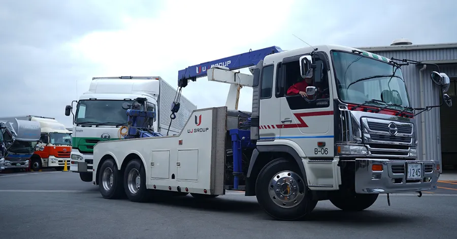 写真：ウシトラのレッカー車